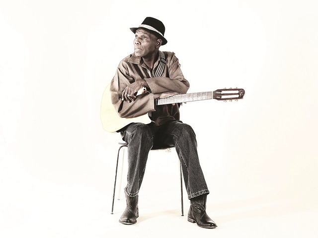 Oliver Mtukudzi