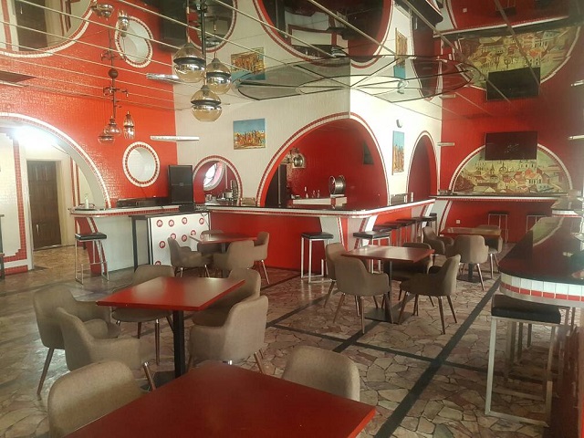 Red Cafe3