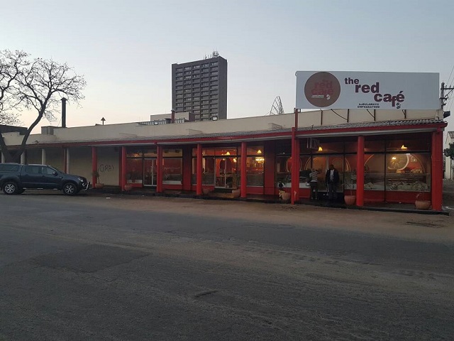 Red Cafe4