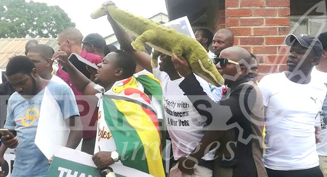 Earlier today multitudes had gathered at Manyame Airbase to welcome Incoming President Emmerson Dambudzo Mnangagwa.