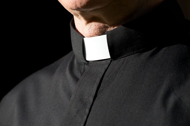 Pastor collar